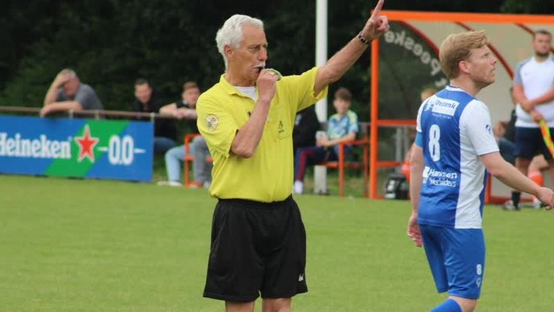 Hans Kok uit Ulft hangt na ruim een halve eeuw zijn fluit aan de wilgen