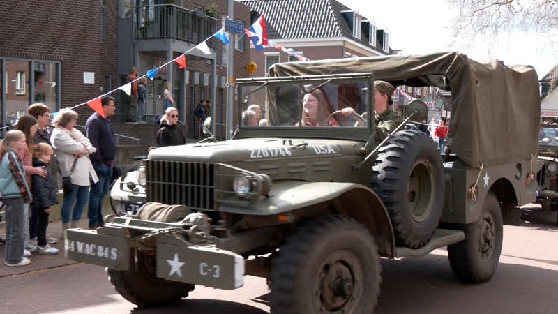 Gendringen treedt met bevrijdingstocht in voetsporen van geallieerden