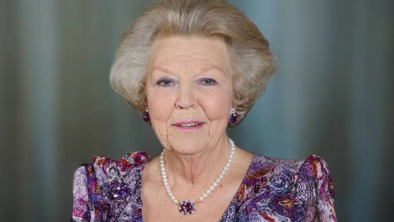 Prinses Beatrix bezoekt molen in Harreveld