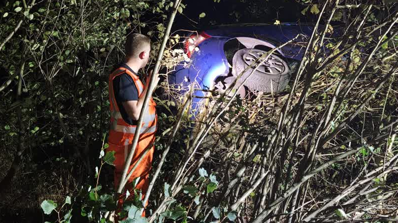Automobilist schiet rechtdoor in bocht bij Keijenborg