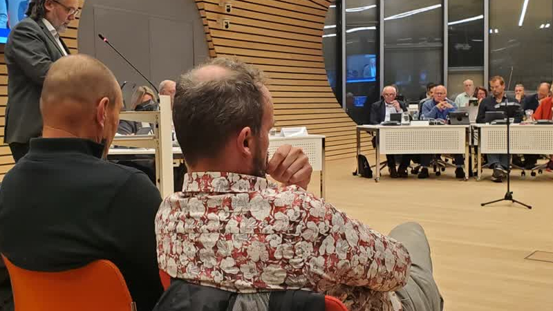 Weifelende wethouder voorkomt ‘motie van wantrouwen’ over azc in Lochem