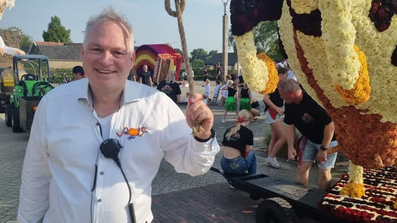 Optocht hoogtepunt Varssevelds Volksfeest: ‘Dit is onze versie van carnaval’