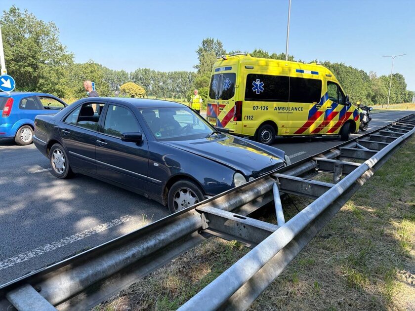 Eenzijdig ongeval bij afrit A18 bij Didam, bestuurder meegenomen naar ziekenhuis