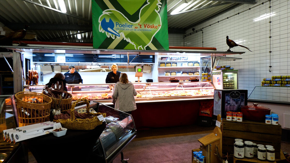 Lochemse poelier opent noodwinkel na verwoestende brand: 'We moeten wel door'