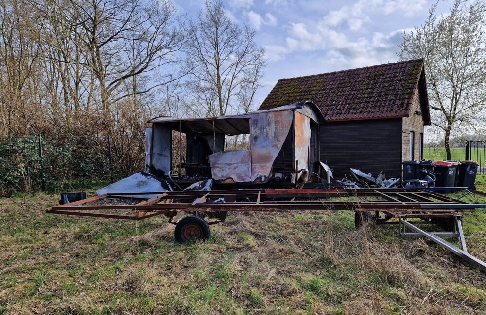 uitgebrandde schaftwagen.jpg