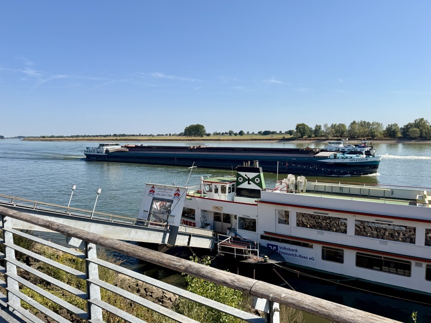 Rijnvaart extreem lage waterstand