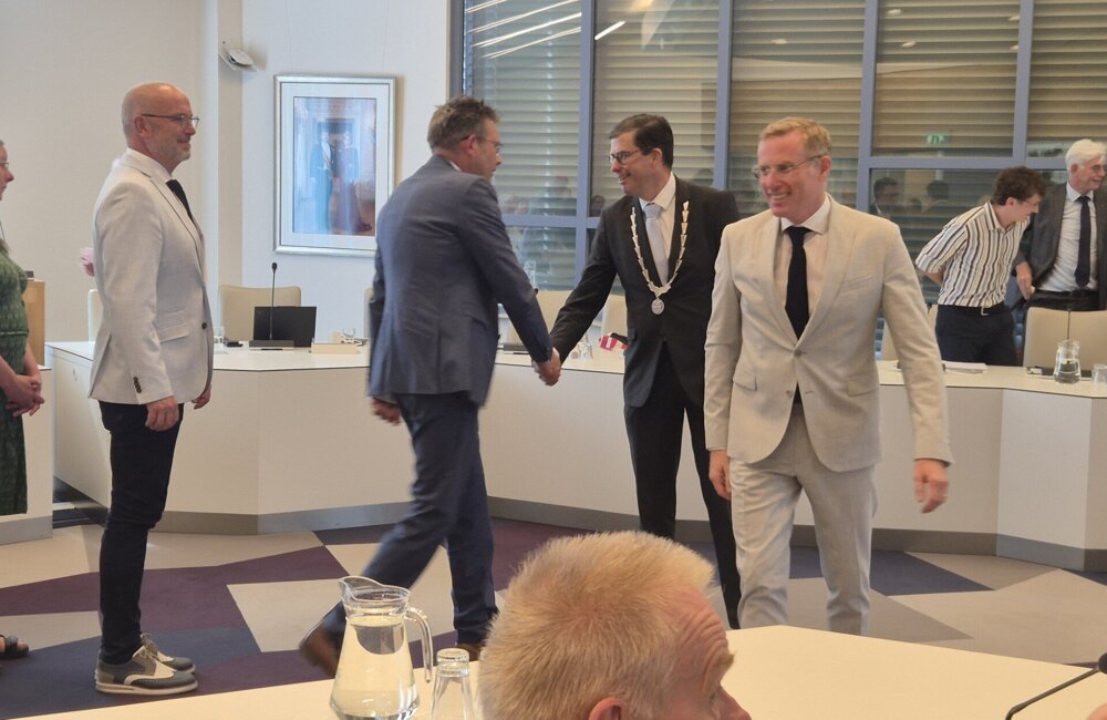 Han feliciteert Joost