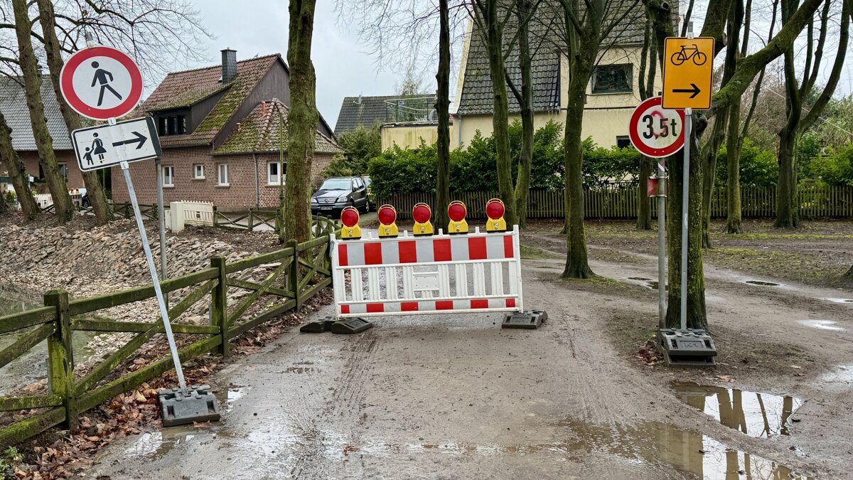 fietspad door Anholt.jpg