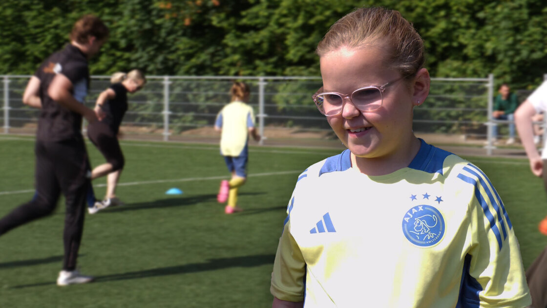 Droom wordt werkelijkheid: Sanne (9) uit Wehl heeft haar eigen sterrenteam