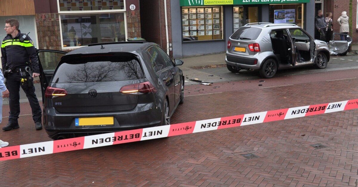 Aanrijding Dijkstraat/Driessenshof in Aalten: één gewonde