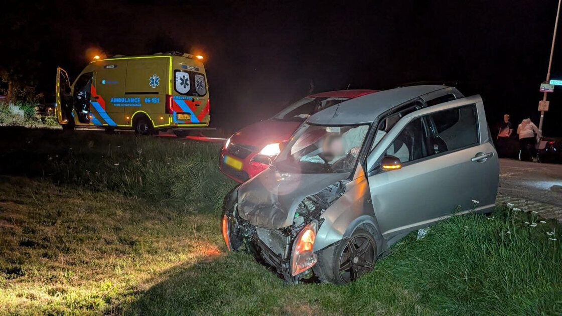Geen gewonden bij botsing op kruising bij Zelhem