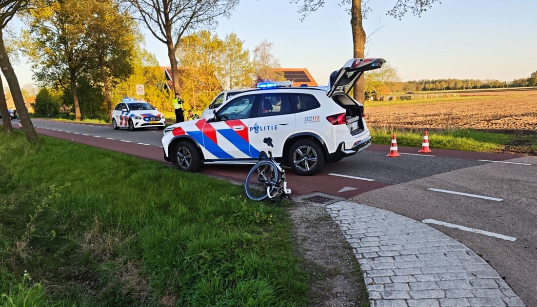 Wielrenner gewond na val op kruising in Lichtenvoorde