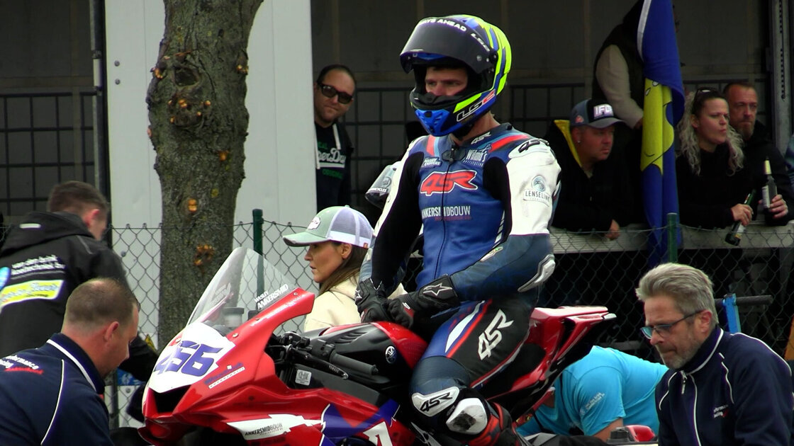 Hengeloër Ankersmid rijdt eerste én laatste keer Superbike op Varsselring: ‘Doodzonde’