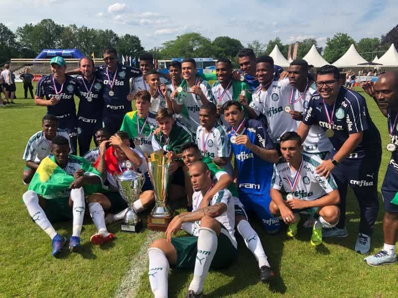 791605969236158d81a21b40073e37b2.jpg