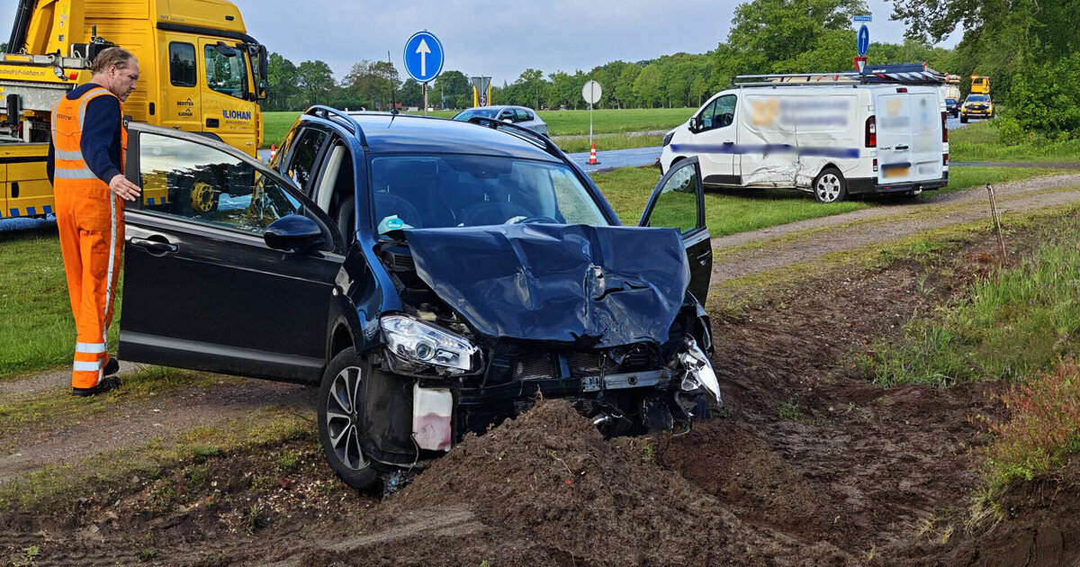 Gewonde bij botsing tussen auto en busje in Ruurlo