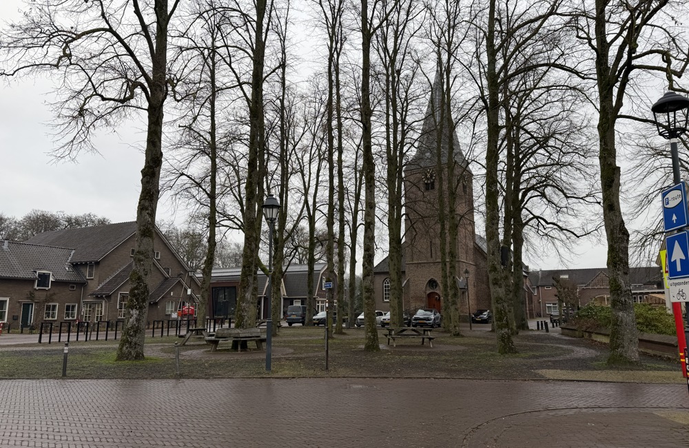 Dorpskern Almen.7770.JPG